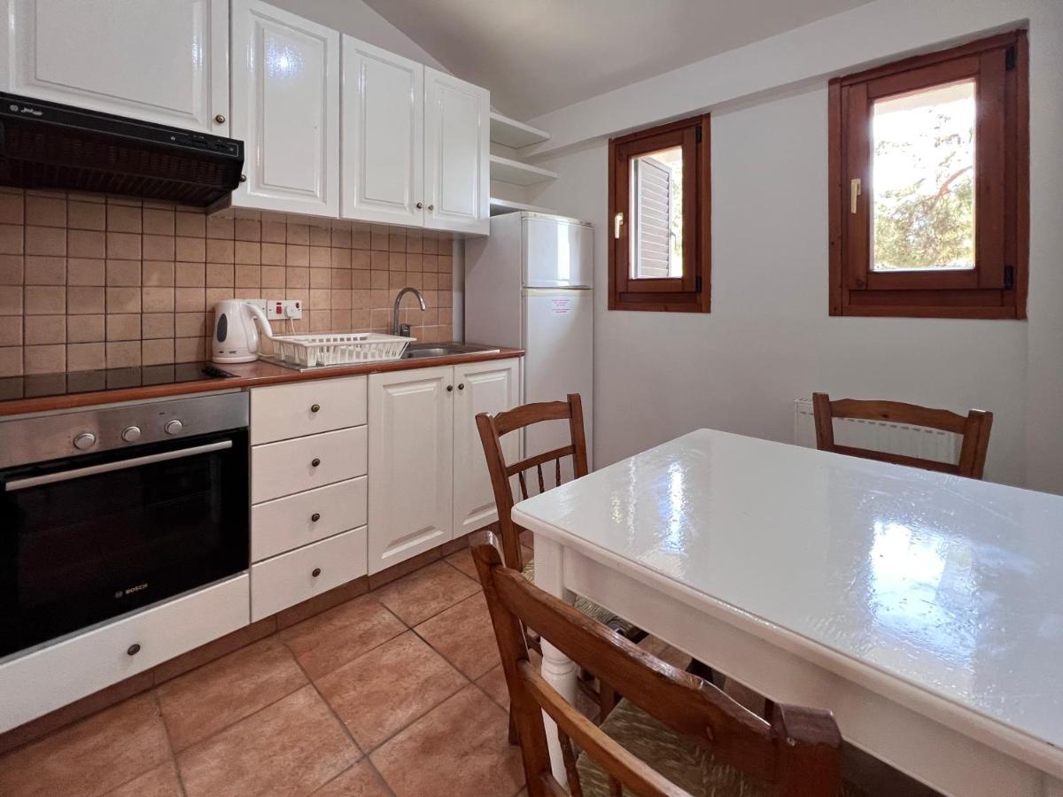 Poed Residences Platres Bagian luar foto