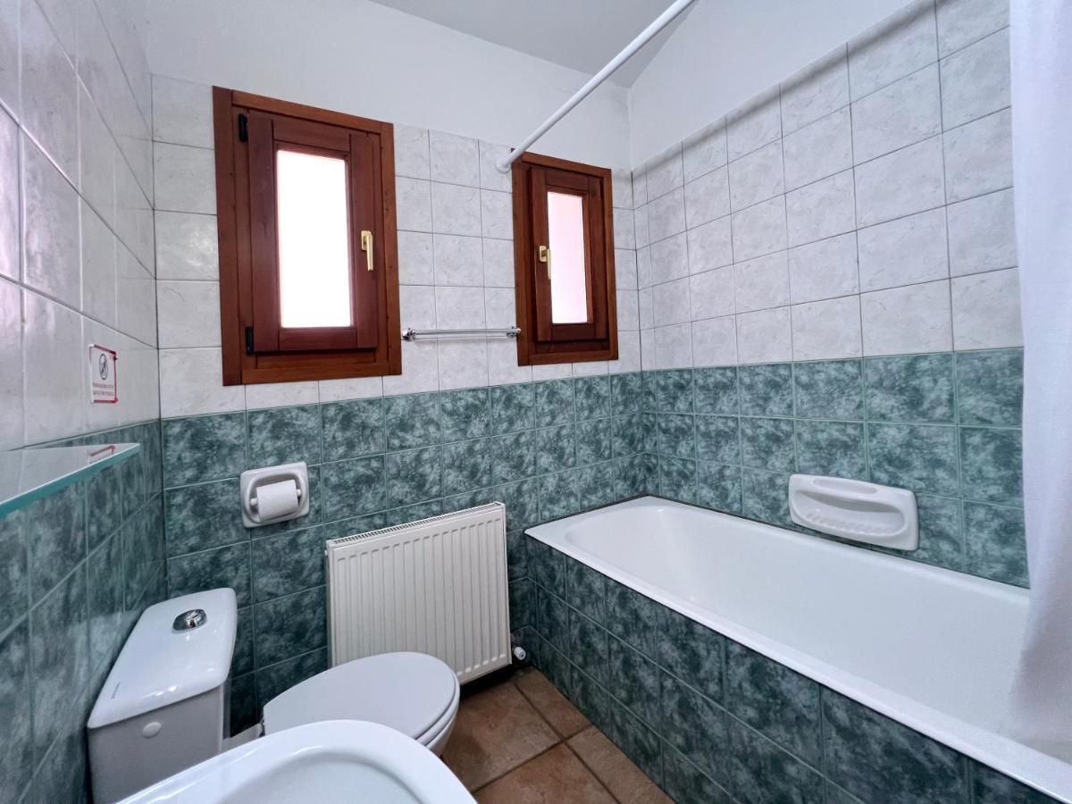 Poed Residences Platres Bagian luar foto