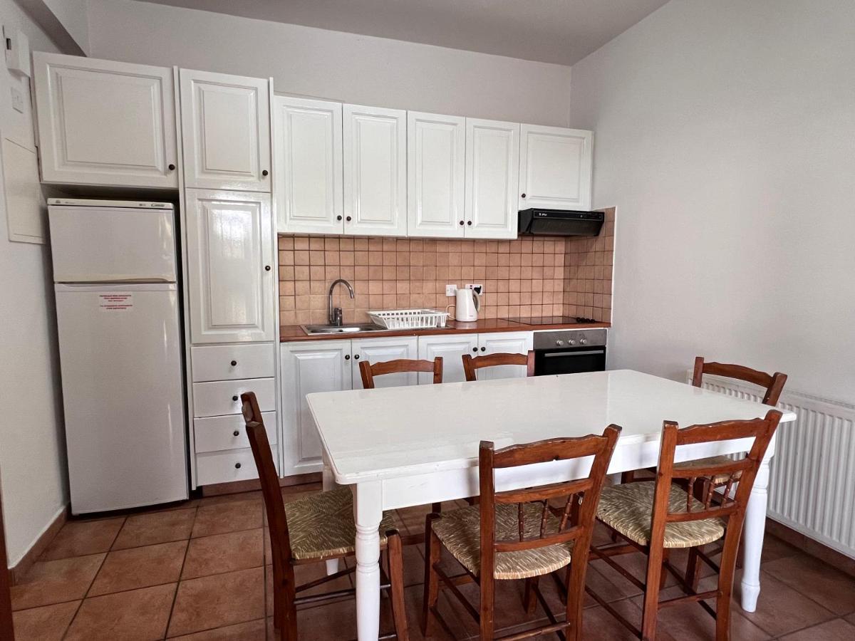 Poed Residences Platres Bagian luar foto