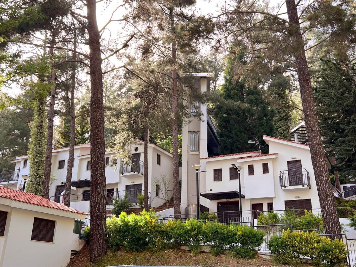 Poed Residences Platres Bagian luar foto