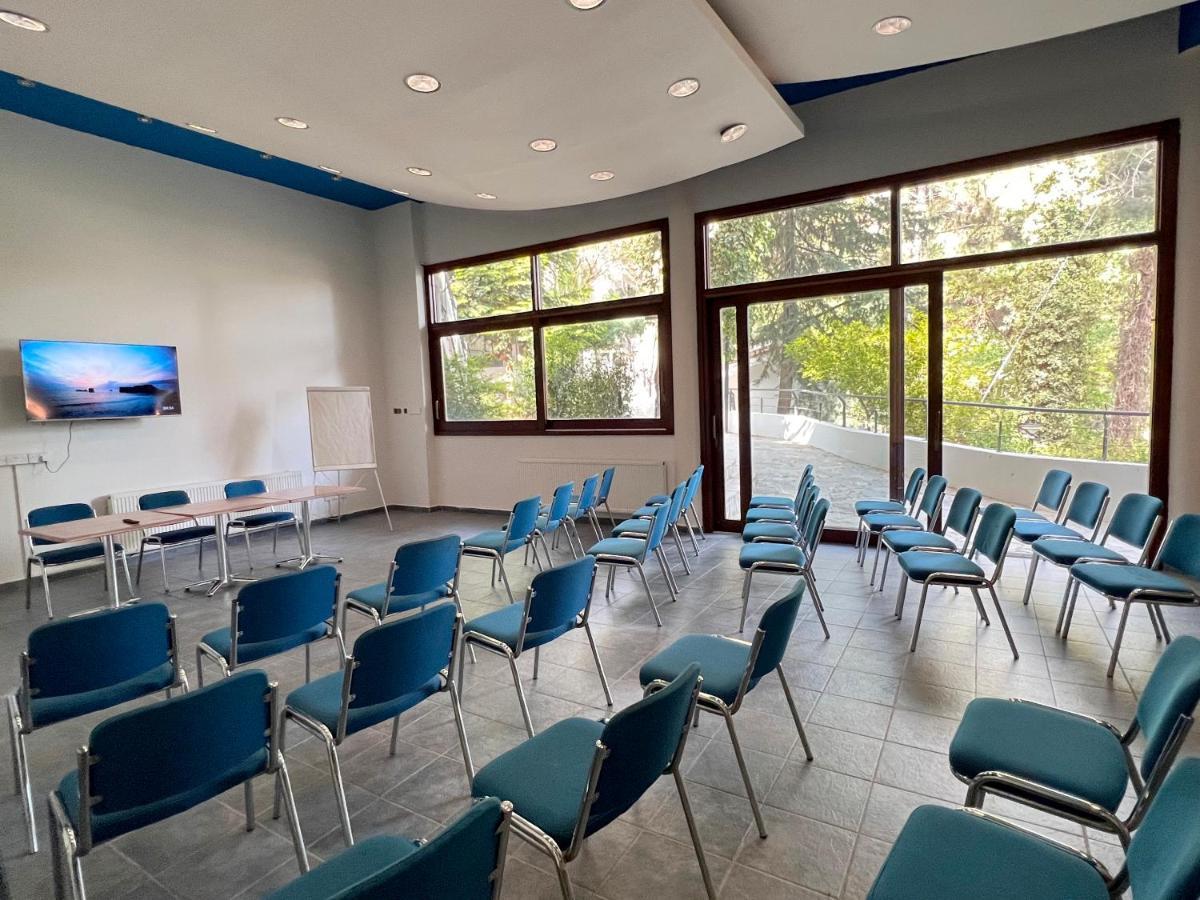 Poed Residences Platres Bagian luar foto